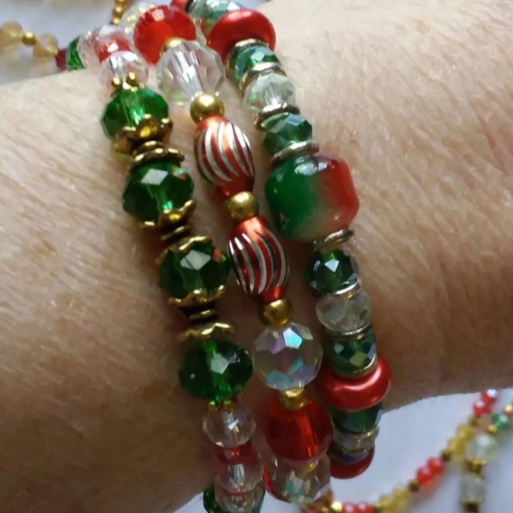 3 Holiday Christmas Bracelet Lot Red Green